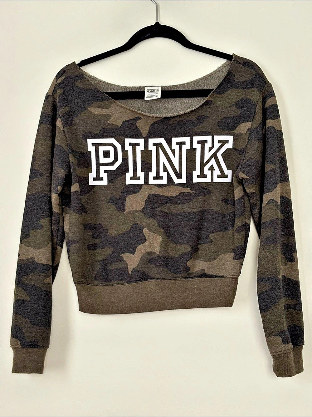 PINK Victoria’s Secret Camo Crop Sweatshirt XS Y2K Varsity Streetwear